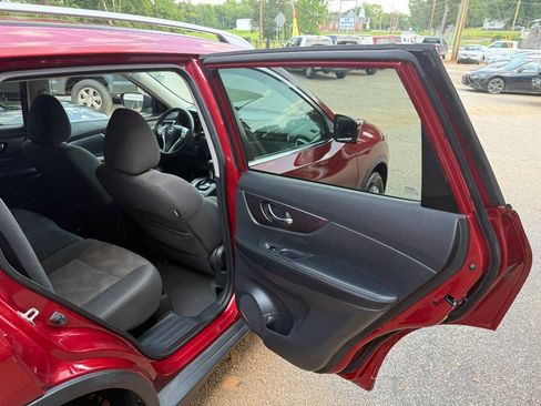 Used 2016 Nissan Rogue SV w/ SV Premium Package AWD/4WD image 14