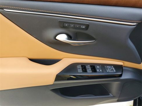 Used 2022 Lexus ES 350 w/ Premium Package image 19
