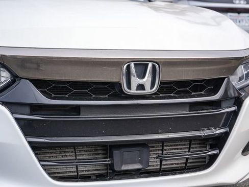 Used 2018 Honda Accord Sport image 5