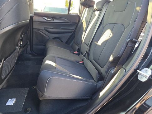 New 2025 Jeep Grand Cherokee Laredo X image 19