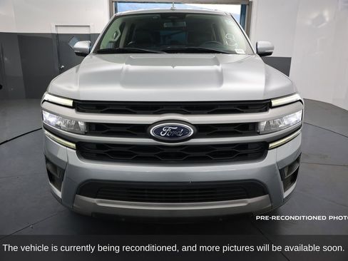 Used 2022 Ford Expedition XLT image 11