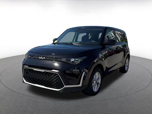 Used 2025 Kia Soul LX w/ LX Technology Package FWD image 7
