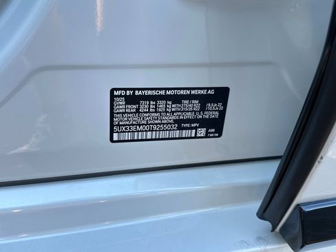 New 2026 BMW X7 M60i image 32