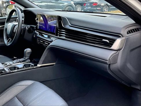 Used 2025 Toyota Camry XSE image 18