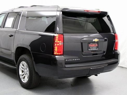 Used 2016 Chevrolet Suburban LT image 7