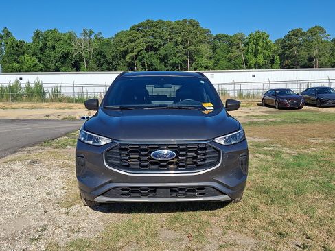 Used 2024 Ford Escape ST-Line w/ Tech Pack #1 FWD image 2