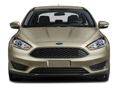 Used 2016 Ford Focus SE w/ SE Sport Package FWD image 4