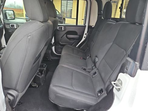 Used 2022 Jeep Gladiator Sport image 25