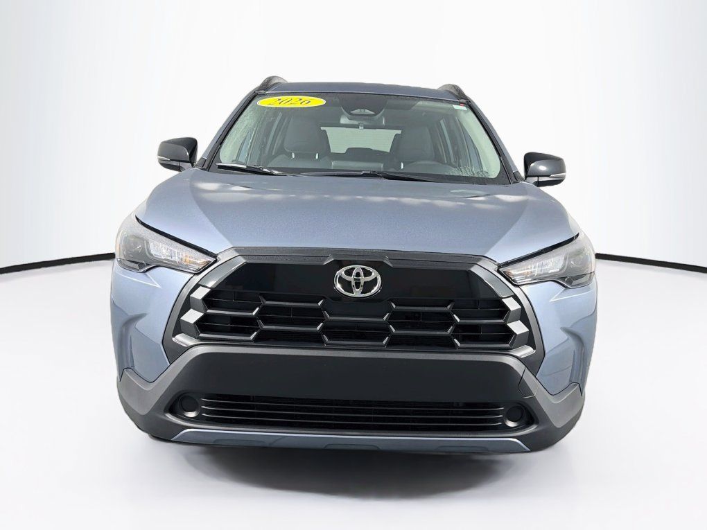Used 2026 Toyota Corolla Cross LE FWD image 2