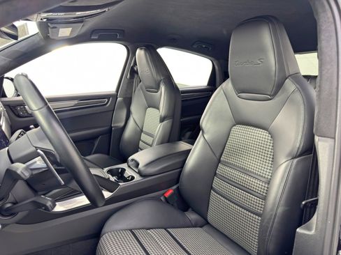 Used 2022 Porsche Cayenne Turbo S image 42