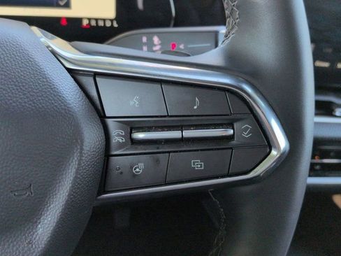 Used 2026 Chevrolet Equinox LT FWD image 25