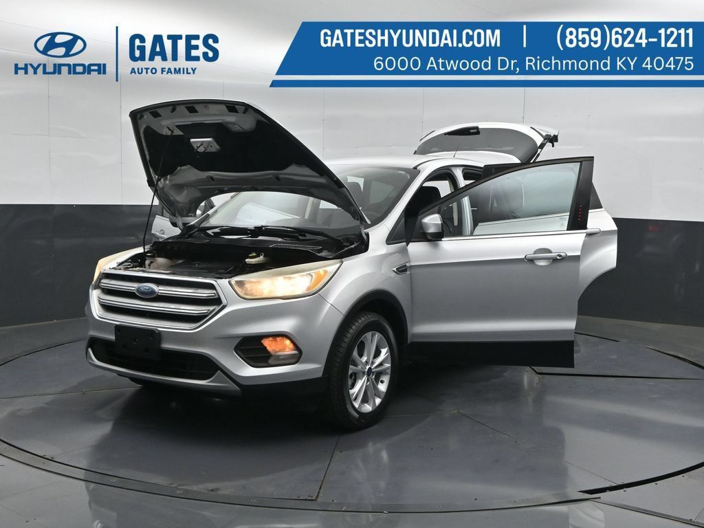 Used 2017 Ford Escape SE AWD/4WD image 57