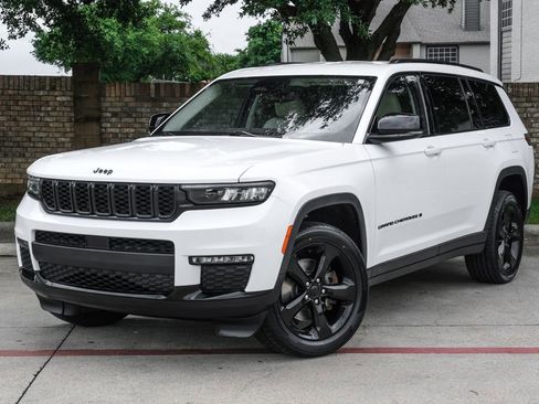 Used 2022 Jeep Grand Cherokee L Limited w/ Black Appearance Package RWD image 11