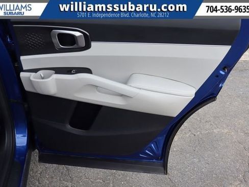 Used 2023 Kia Sorento S w/ Panoramic Sunroof Package image 38