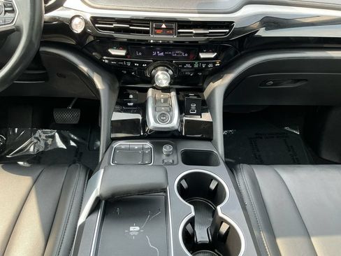 Used 2023 Acura MDX SH-AWD image 12