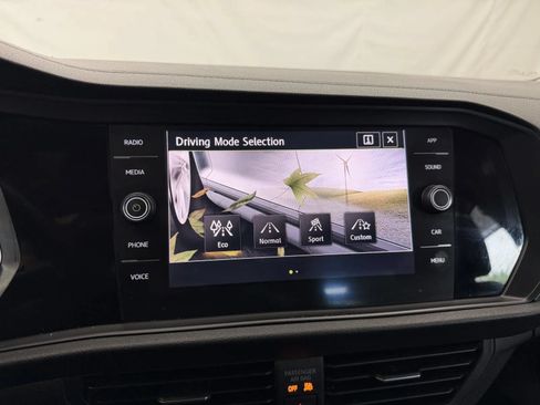 Used 2019 Volkswagen Jetta SEL FWD image 22