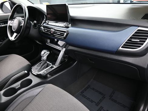 Used 2023 Kia Seltos S w/ Navigation Package image 44