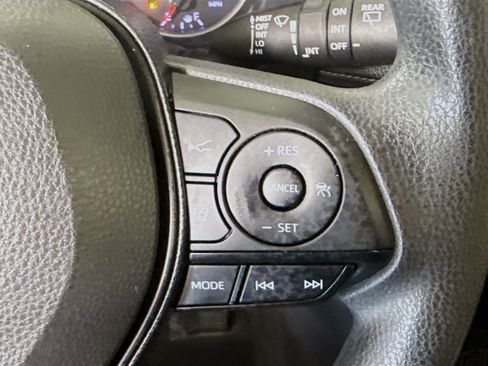 Used 2020 Toyota RAV4 XLE w/ Carpet Mat Package FWD image 15