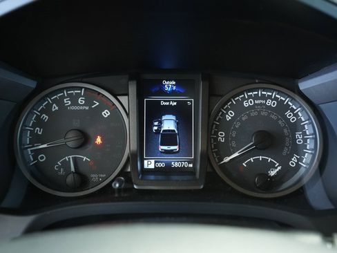 Used 2019 Toyota Tacoma TRD Off-Road w/ Technology Package image 24