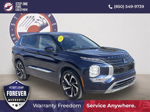 Used 2023 Mitsubishi Outlander SE image 1