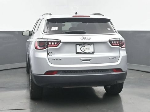 Used 2024 Jeep Compass Latitude AWD/4WD image 5