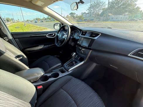 Used 2019 Nissan Sentra SV FWD image 11