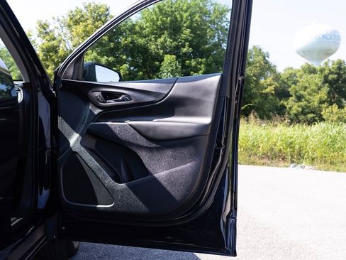 Used 2021 Chevrolet Equinox LT image 22