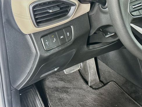Used 2020 Hyundai Santa Fe SEL FWD image 17