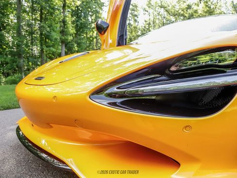 Used 2026 McLaren 750S Spider RWD image 40