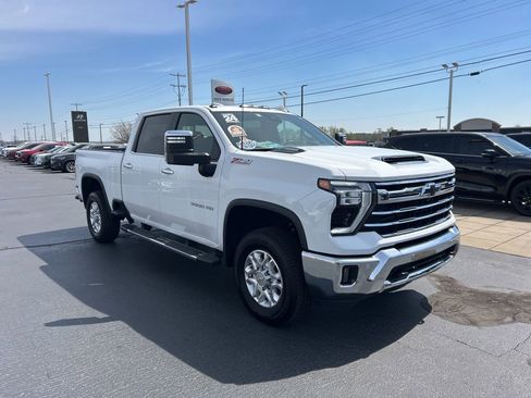 Used 2024 Chevrolet Silverado 3500 LTZ w/ LTZ Convenience Package image 27
