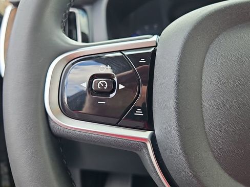 Used 2024 Volvo XC60 B5 Plus image 26