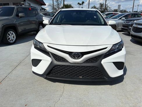 Used 2019 Toyota Camry SE image 1