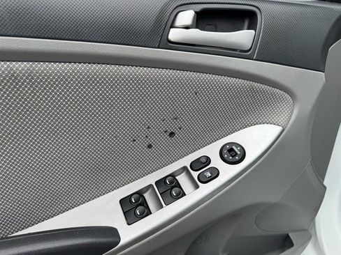 Used 2014 Hyundai Accent GS FWD image 12