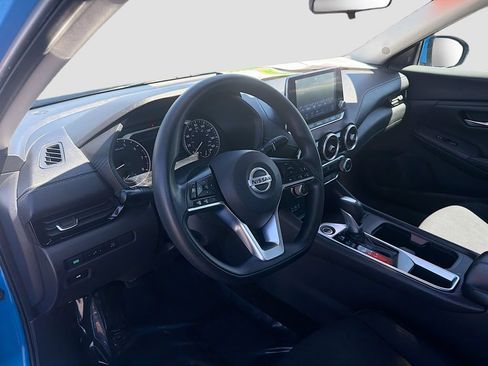 Used 2023 Nissan Sentra SV FWD image 9