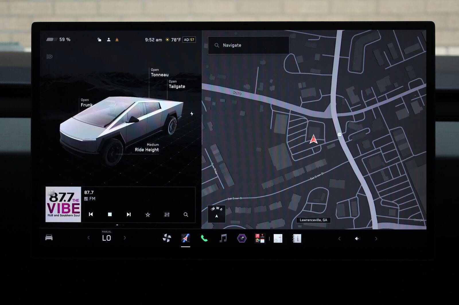 Used 2025 Tesla Cybertruck AWD Crew Cab image 40