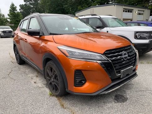 Used 2022 Nissan Kicks SR FWD image 2