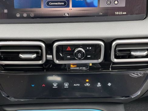 New 2026 Nissan Sentra SR w/ Floor Mat Package FWD image 5