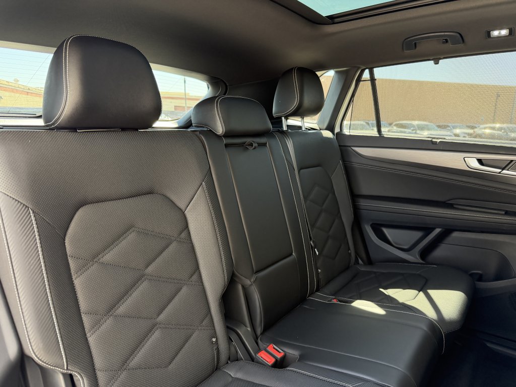 Used 2024 Volkswagen Atlas Cross Sport SE w/ Panoramic Sunroof Package FWD image 38
