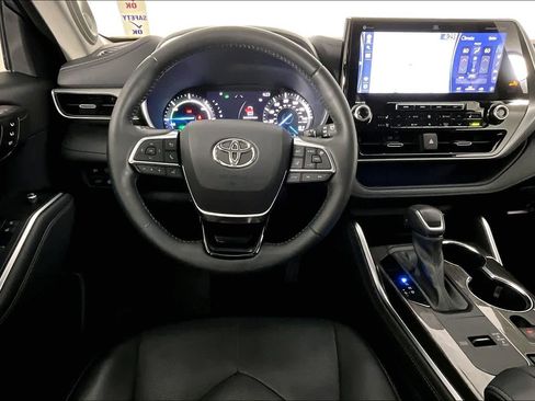 Used 2021 Toyota Highlander Platinum image 5