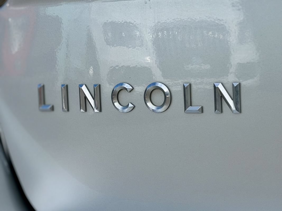 Used 2013 Lincoln MKX AWD image 33