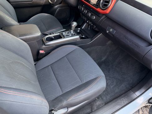 Used 2019 Toyota Tacoma TRD Off-Road image 26