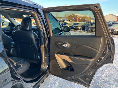 Used 2017 Jeep Cherokee Limited w/ Trailer Tow Group image 15