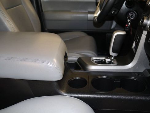 Used 2017 Toyota Sequoia Limited w/ Safety & Convenience Package AWD/4WD image 59