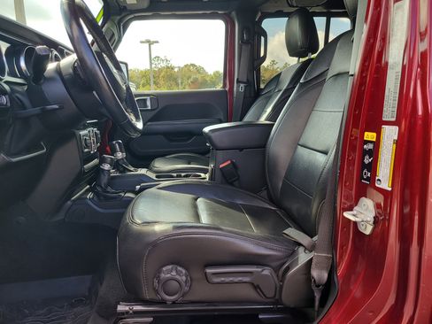 Used 2021 Jeep Wrangler Unlimited Sahara image 16