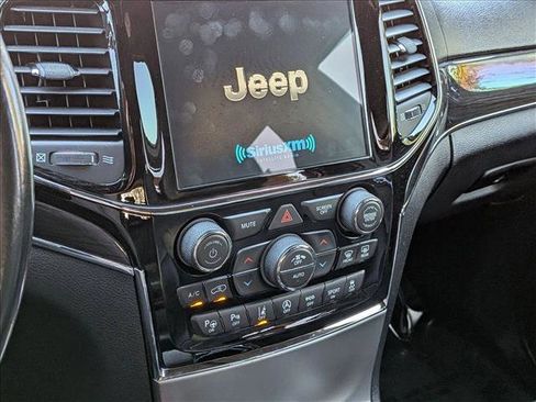 Used 2019 Jeep Grand Cherokee Overland image 16