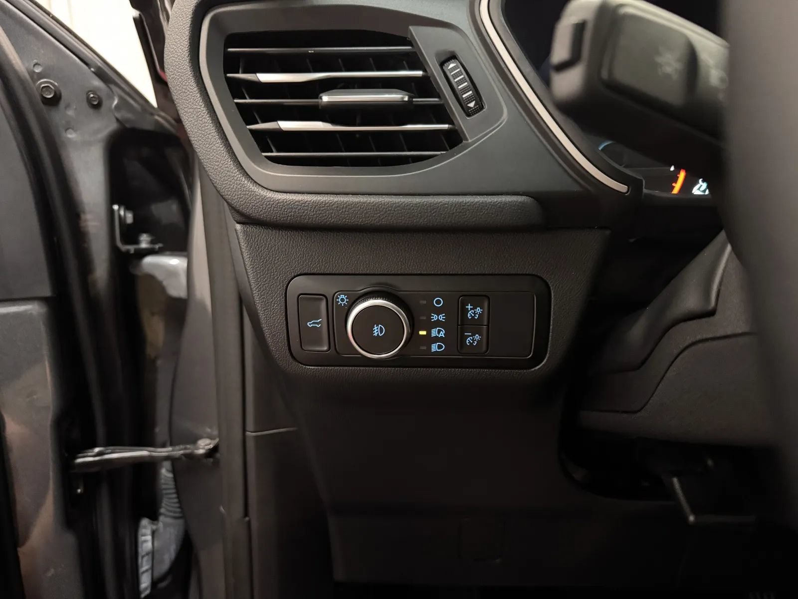 Used 2022 Ford Escape SEL FWD image 24