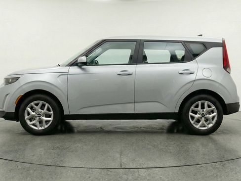 Used 2025 Kia Soul LX w/ LX Technology Package image 5