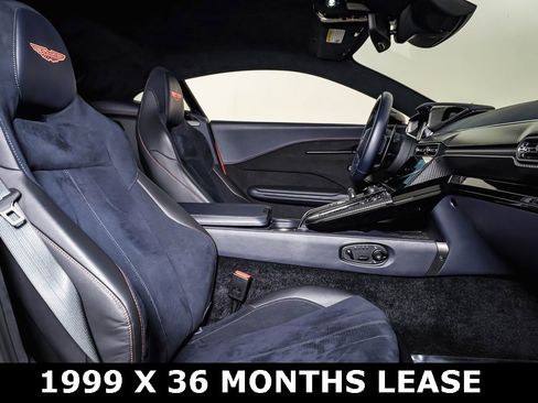 Used 2025 Aston Martin V8 Vantage Coupe image 17
