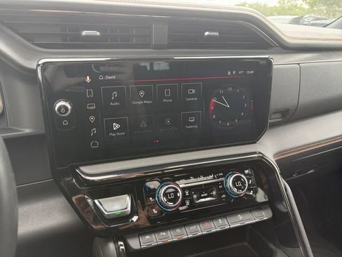 Used 2023 GMC Sierra 1500 AT4 w/ Technology Package AWD/4WD image 10