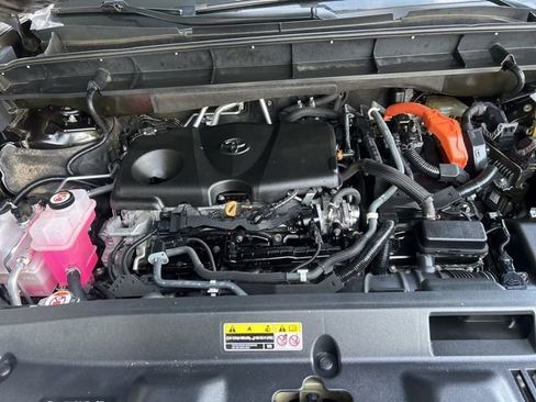 Used 2022 Toyota Highlander XLE image 9